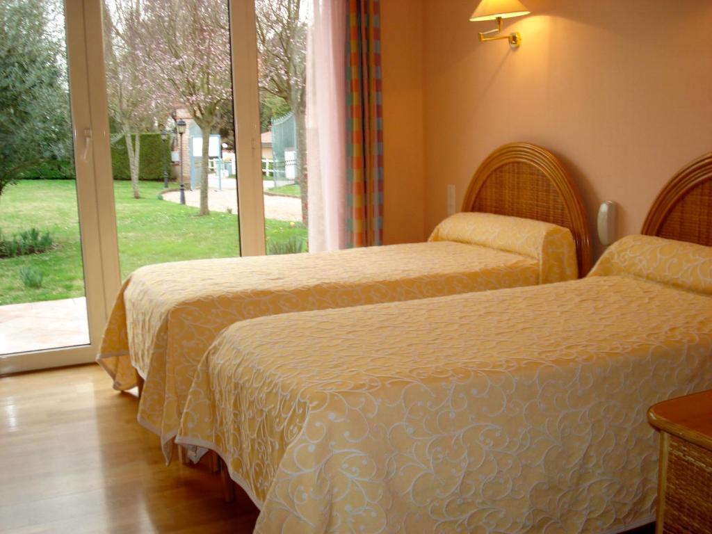 L'Oustal Du Lauragais Hotell Labastide-Beauvoir Exteriör bild
